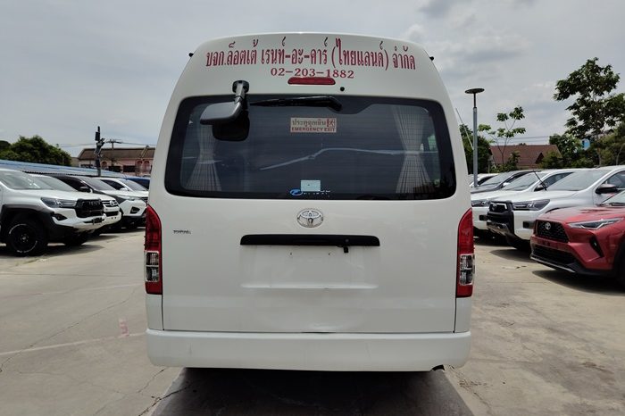 TOYOTA 2WD 2018 3.0 MT COMMUTER WHITE  9590 full