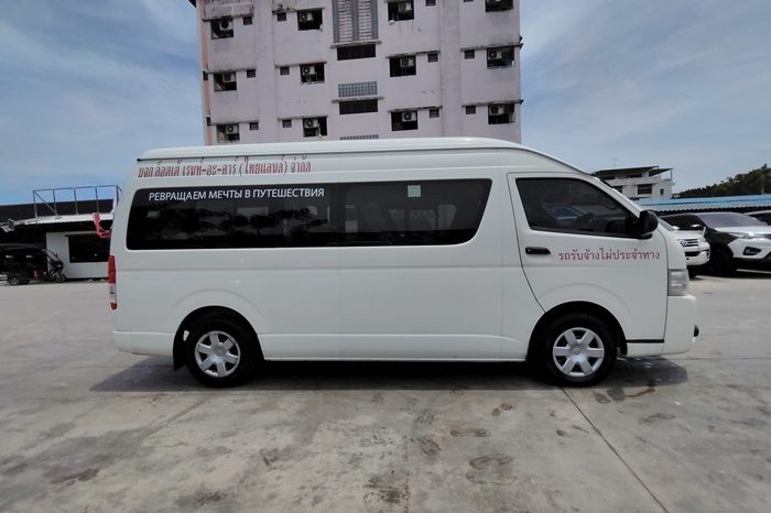 TOYOTA 2WD 2018 3.0 MT COMMUTER WHITE  9590 full