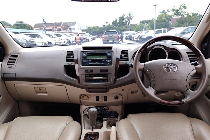 TOYOTA 4WD 2007 2.7V AT FORTUNER WHITE  4790 full