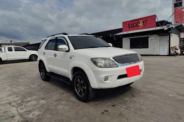 TOYOTA 4WD 2005 2.7V AT FORTUNER WHITE  6119 full