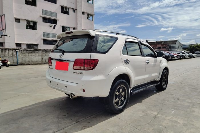 TOYOTA 4WD 2005 2.7V AT FORTUNER WHITE  6119 full
