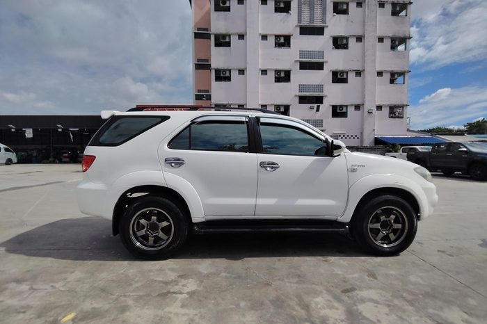 TOYOTA 4WD 2005 2.7V AT FORTUNER WHITE  6119 full
