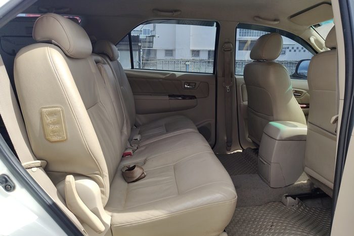 TOYOTA 4WD 2005 2.7V AT FORTUNER WHITE  6119 full
