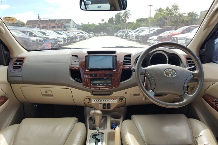 TOYOTA 4WD 2005 2.7V AT FORTUNER WHITE  6119 full