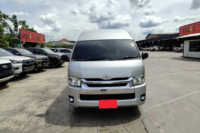 TOYOTA 2WD 2017 3.0 MT COMMUTER SILVER  4260 full