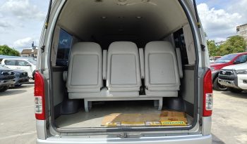TOYOTA 2WD 2017 3.0 MT COMMUTER SILVER  4260 full
