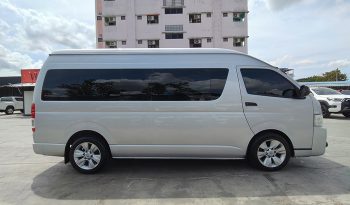 TOYOTA 2WD 2017 3.0 MT COMMUTER SILVER  4260 full