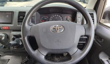 TOYOTA 2WD 2017 3.0 MT COMMUTER SILVER  4260 full