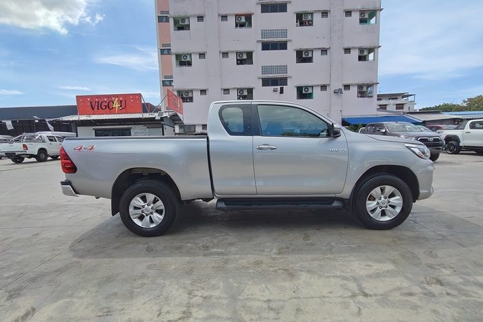 REVO 4WD 2020 2.4E MT SMART CAB SILVER  3421 full