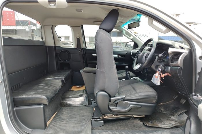 REVO 4WD 2020 2.4E MT SMART CAB SILVER  3421 full