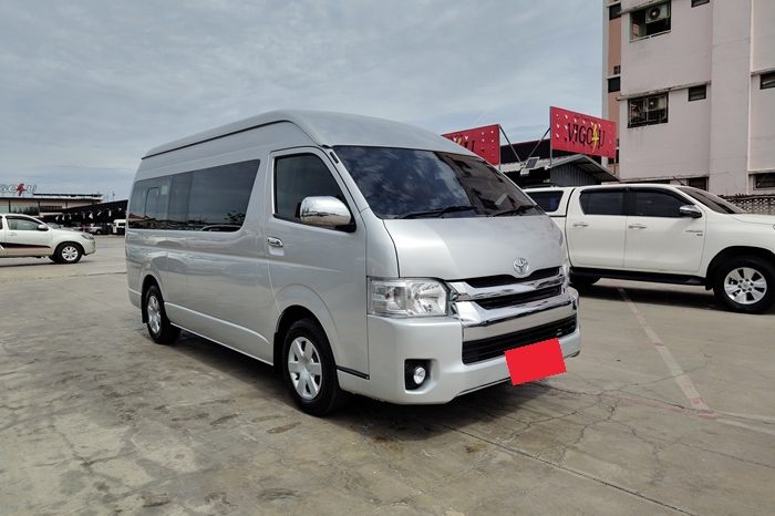 TOYOTA 2WD 2018 3.0 MT COMMUTER SILVER  2707 full