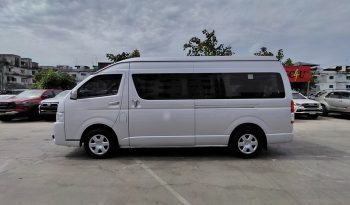 TOYOTA 2WD 2018 3.0 MT COMMUTER SILVER  2707 full