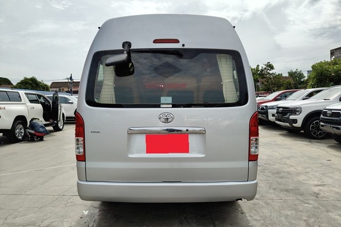 TOYOTA 2WD 2018 3.0 MT COMMUTER SILVER  2707 full