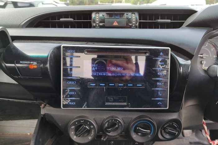 REVO 4WD 2019 2.8J MT STANDARD SILVER  1150 full
