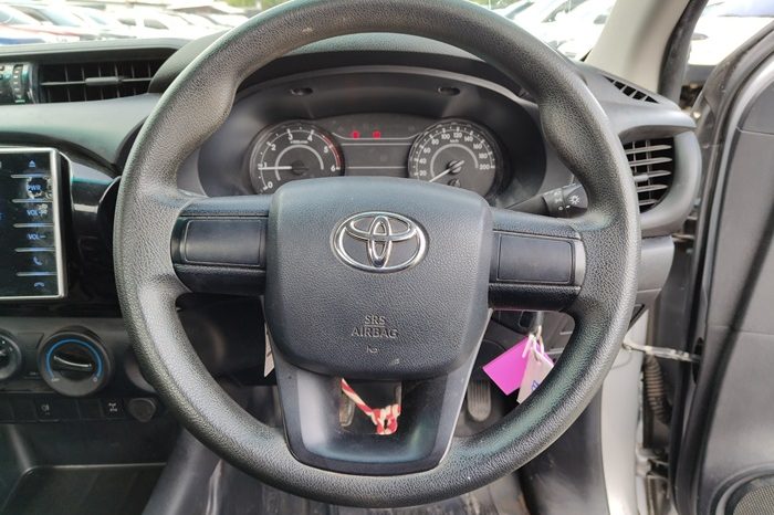 REVO 4WD 2019 2.8J MT STANDARD SILVER  1150 full