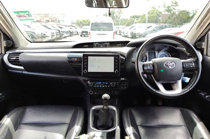 REVO 4WD 2021 2.8G MT SMART CAB WHITE  6381 full