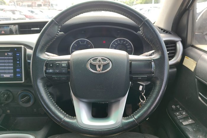 REVO 4WD 2020 2.4E MT SMART CAB SILVER  3695 full