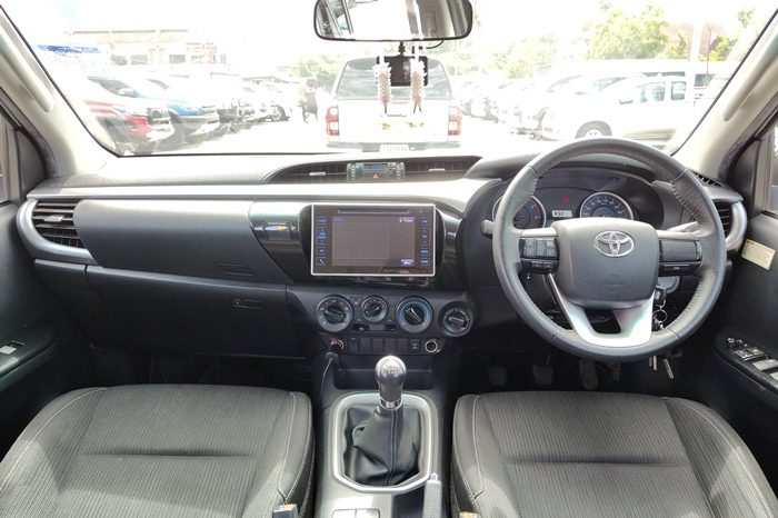 REVO 4WD 2020 2.4E MT DOUBLE CAB SILVER  7796 full