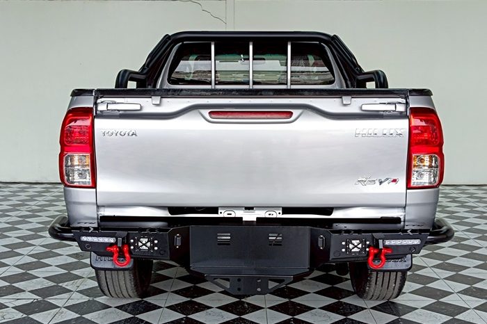 REVO 4WD 2019 2.8J MT STANDARD SILVER  1150 full