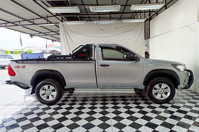 REVO 4WD 2019 2.8J MT STANDARD SILVER  1150 full