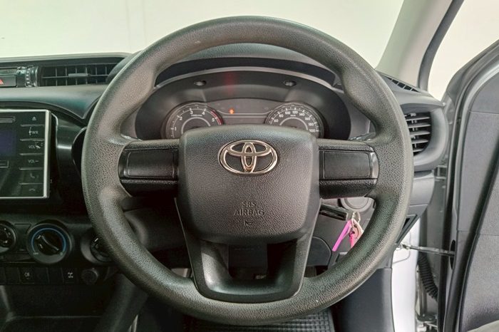 REVO 4WD 2019 2.8J MT STANDARD SILVER  1150 full