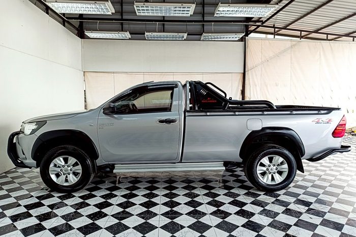 REVO 4WD 2019 2.8J MT STANDARD SILVER  1150 full