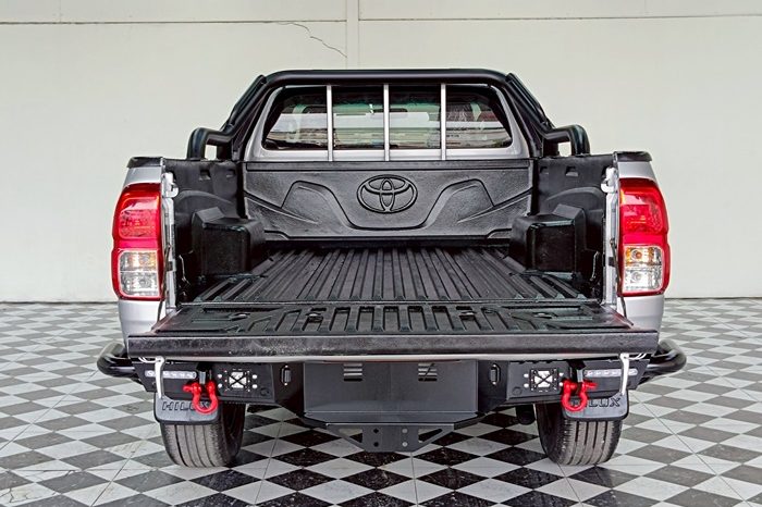 REVO 4WD 2019 2.8J MT STANDARD SILVER  1150 full