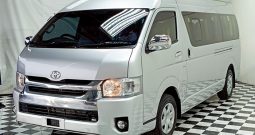 TOYOTA 2WD 2018 3.0 MT COMMUTER SILVER  2707