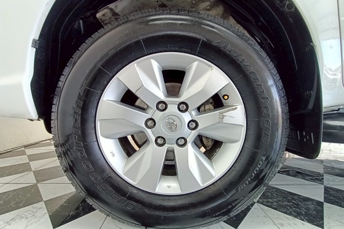 REVO 4WD 2020 2.8G AT DOUBLE CAB WHITE  4263 full