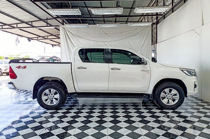 REVO 4WD 2020 2.8G AT DOUBLE CAB WHITE  4263 full