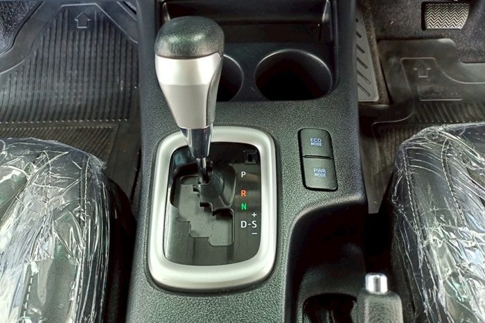 REVO 4WD 2020 2.8G AT DOUBLE CAB WHITE  4263 full