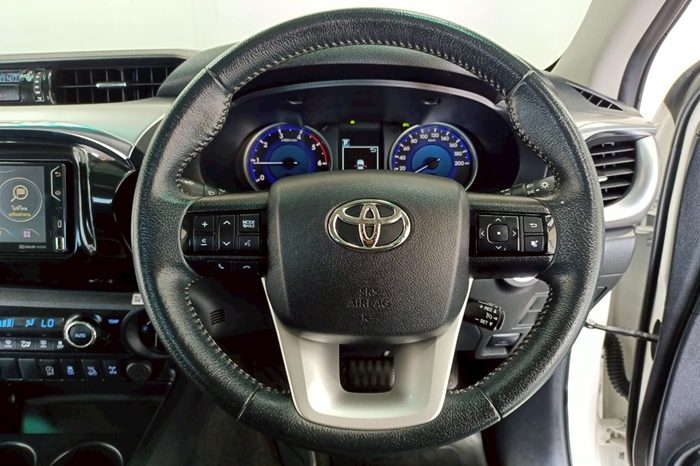 REVO 4WD 2020 2.8G AT DOUBLE CAB WHITE  4263 full
