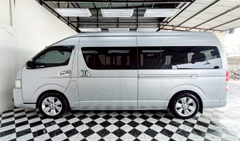 TOYOTA 2WD 2015 3.0 MT COMMUTER SILVER  5984 full