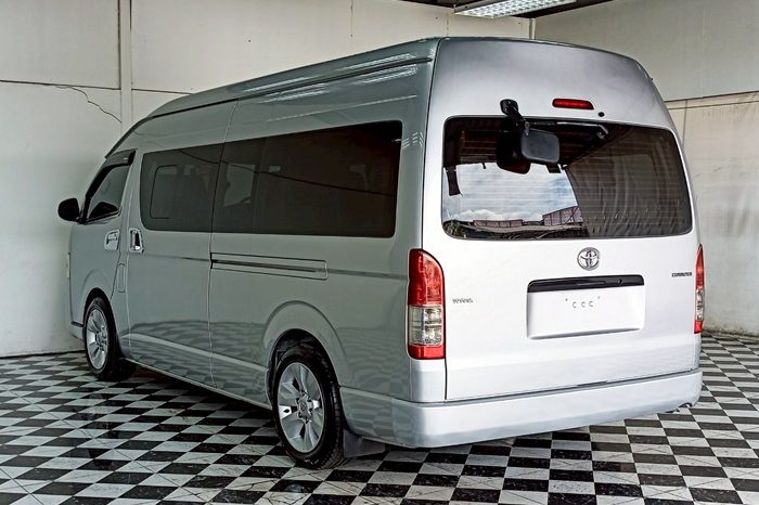 TOYOTA 2WD 2015 3.0 MT COMMUTER SILVER  5984 full