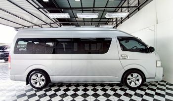 TOYOTA 2WD 2015 3.0 MT COMMUTER SILVER  5984 full