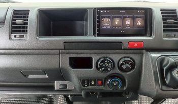 TOYOTA 2WD 2015 3.0 MT COMMUTER SILVER  5984 full