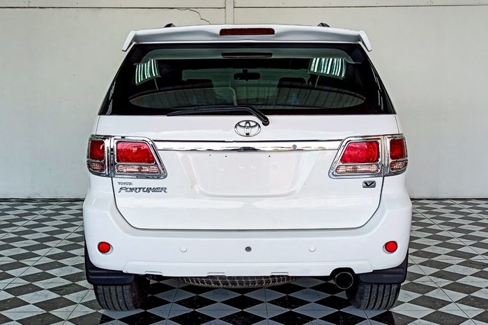 TOYOTA 4WD 2005 2.7V AT FORTUNER WHITE  6119 full