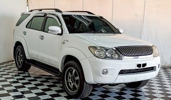 TOYOTA 4WD 2005 2.7V AT FORTUNER WHITE  6119 full