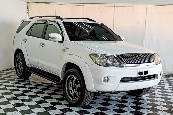 TOYOTA 4WD 2005 2.7V AT FORTUNER WHITE  6119 full
