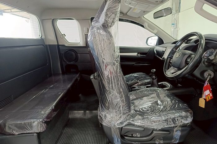 REVO 4WD 2021 2.4E MT SMART CAB WHITE  6392 full