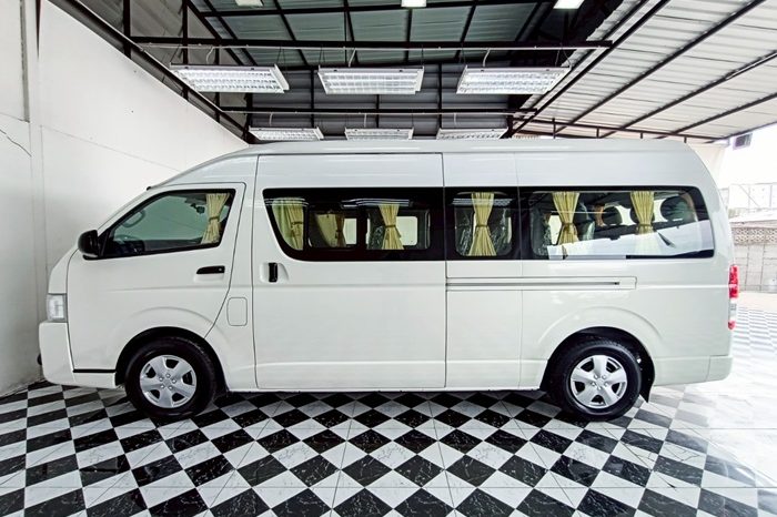 TOYOTA 2WD 2015 3.0 MT COMMUTER WHITE  6866 full