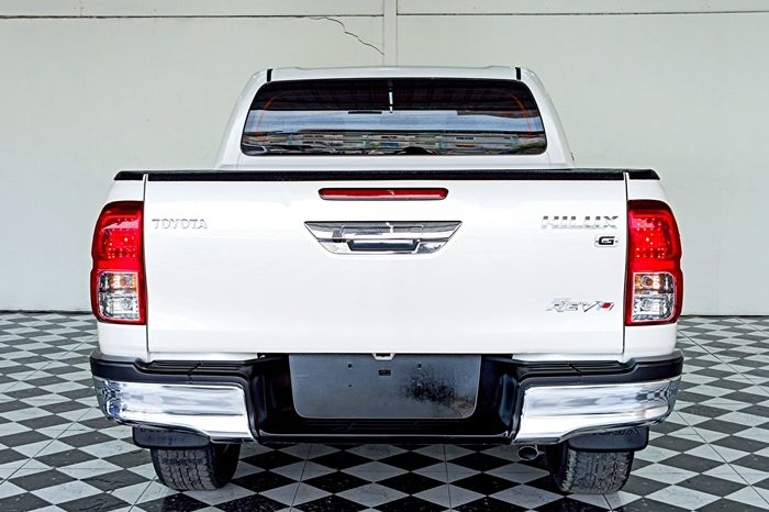 REVO 4WD 2018 2.8G AT DOUBLE CAB WHITE  8311 full