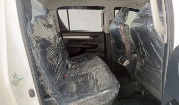 REVO 4WD 2018 2.8G AT DOUBLE CAB WHITE  8311 full