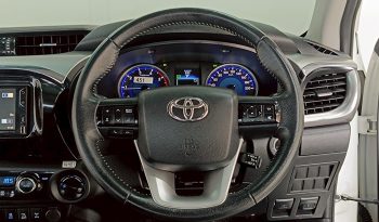 REVO 4WD 2018 2.8G AT DOUBLE CAB WHITE  8311 full