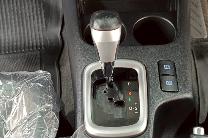 REVO 4WD 2018 2.8G AT DOUBLE CAB WHITE  8311 full