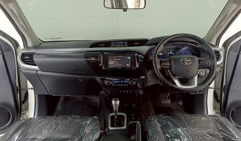 REVO 4WD 2018 2.8G AT DOUBLE CAB WHITE  8311 full
