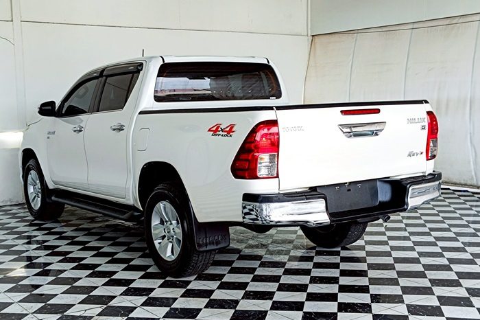 REVO 4WD 2018 2.8G AT DOUBLE CAB WHITE  8314 full