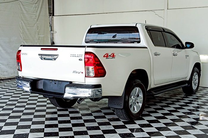 REVO 4WD 2018 2.8G AT DOUBLE CAB WHITE  8314 full