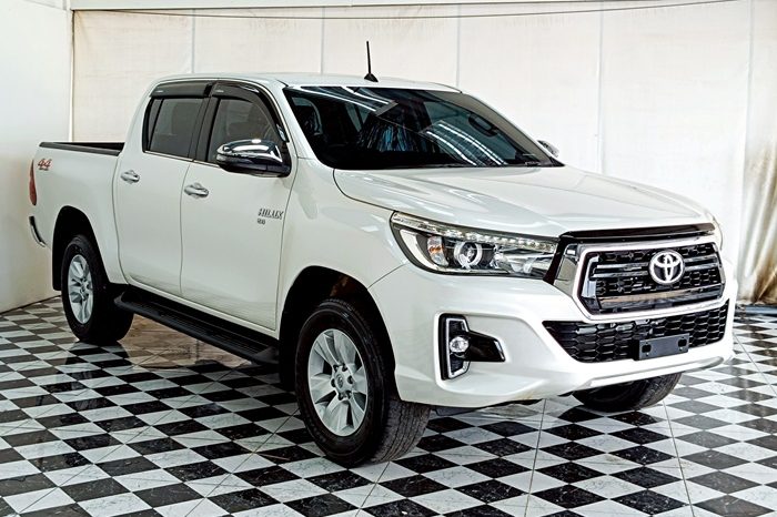 REVO 4WD 2018 2.8G AT DOUBLE CAB WHITE  8314 full