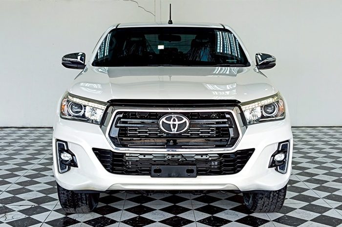 REVO 4WD 2018 2.8G AT DOUBLE CAB WHITE  8314 full